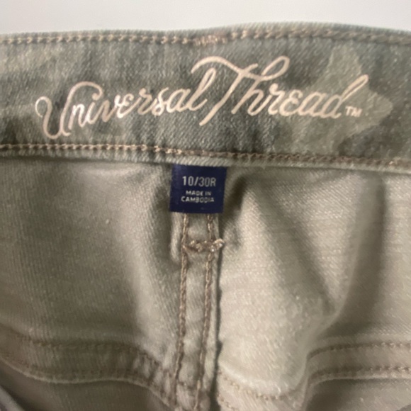 Universal Thread - Picture 5 of 9